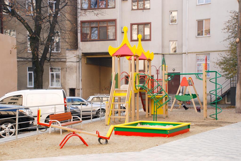 Apartments On Zaliznychna 49 Ivano-Frankivsk Exteriér fotografie